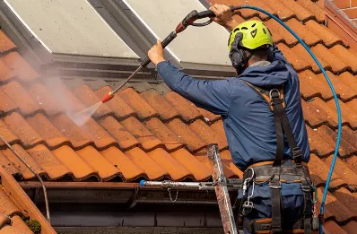 Démoussage et hydrofuge de toiture à Doingt